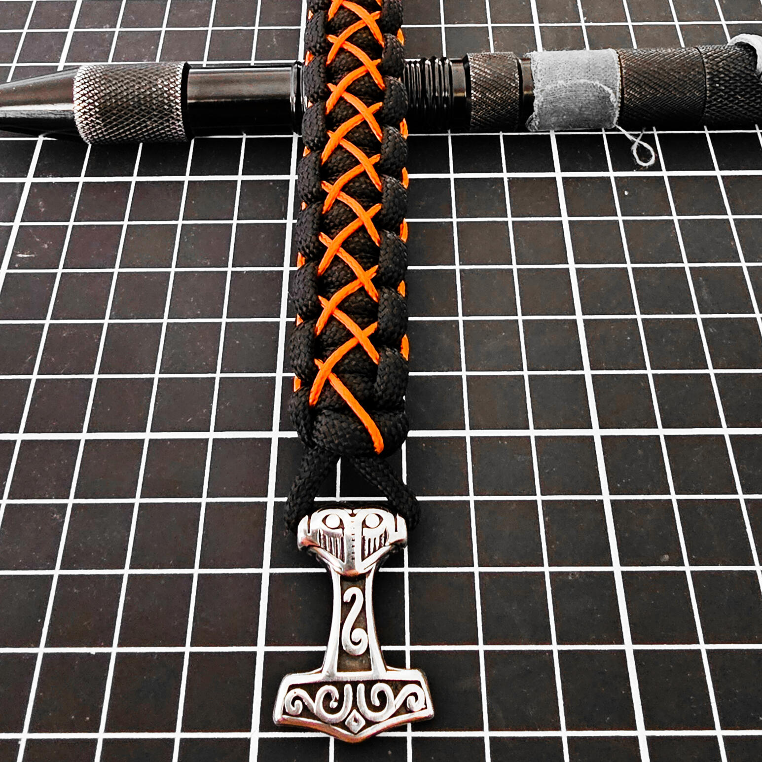 Anchor clasp - Cobra weave with Micro cord stitching. Premium anchor and loop closure.